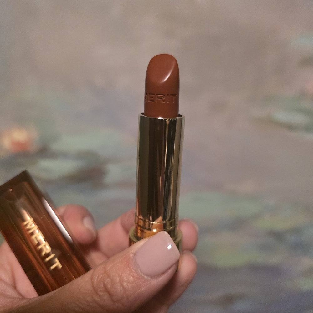 NIB MERIT Signature Lip Lightweight Satin Lipstick in Tiger (Brick Red)NIB